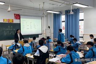 要转会了？图片报：斯图前锋吉拉西对多特赛后感谢主场球迷